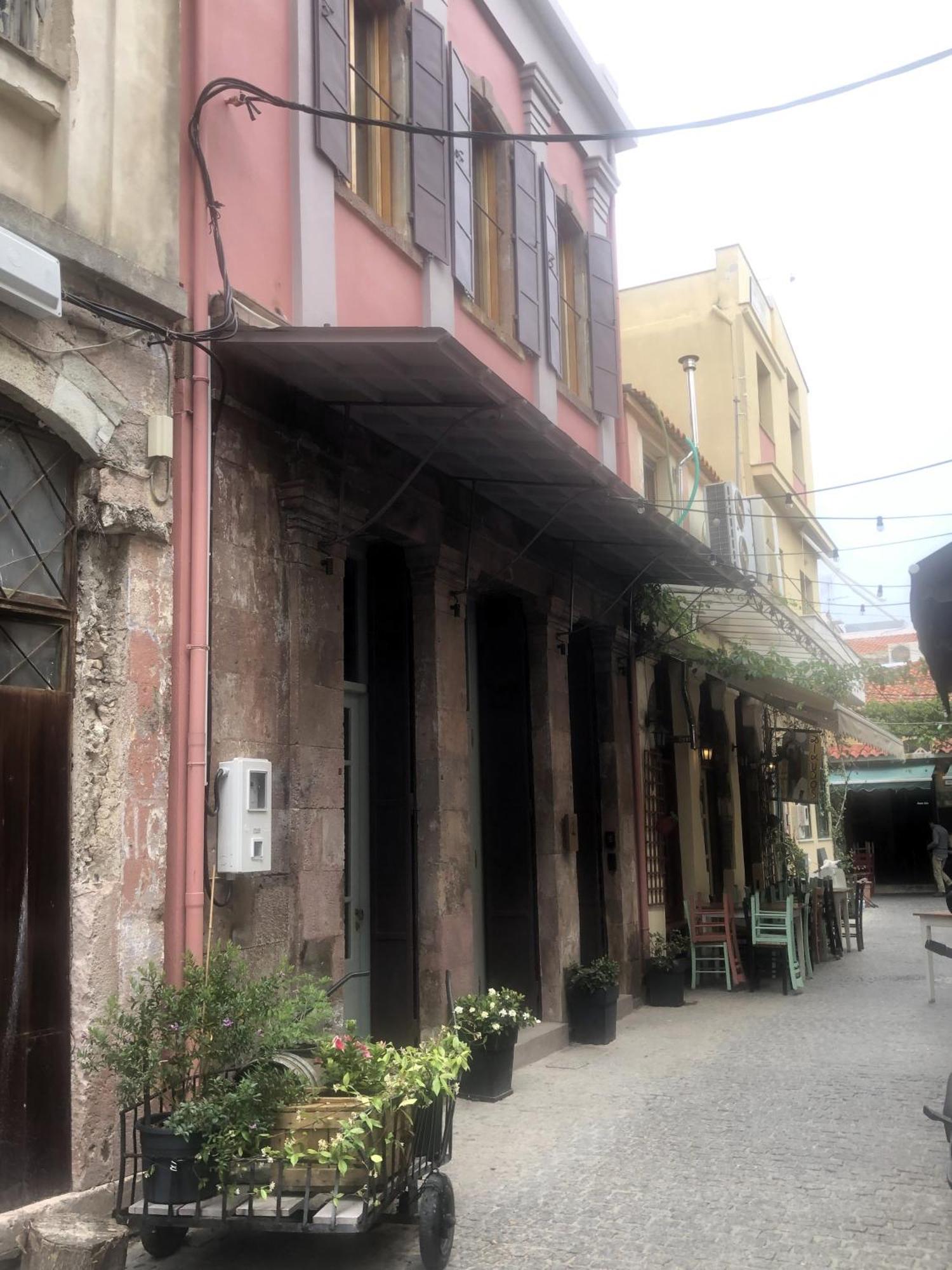 Issa Lesvos Hostel Mytilene Exterior photo